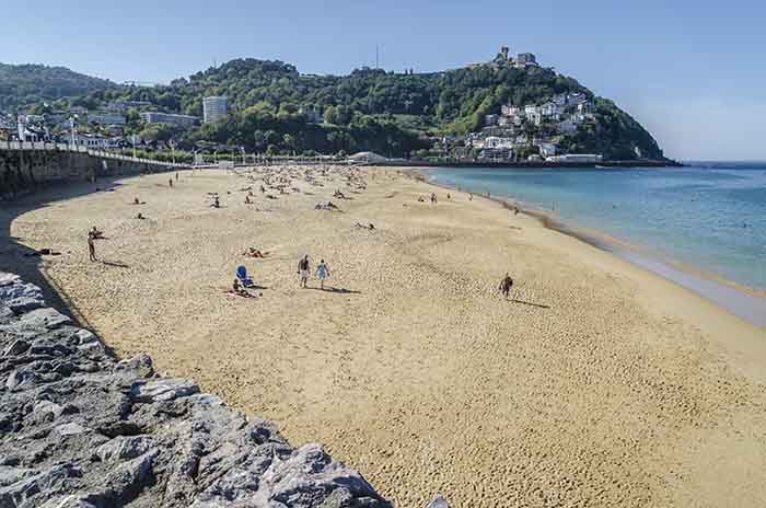 Guipúzcoa - San Sebastián 048 - bahía de La Concha - playa de Ondarreta.jpg